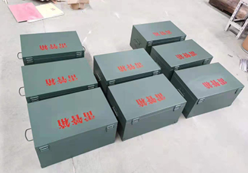 石拐炸药箱和雷管箱一般是怎么存放的？